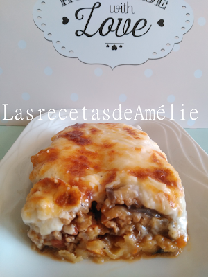 Moussaka, berenjenas, carne picada, cebolla, zanahoria, tomate, queso, bechamel