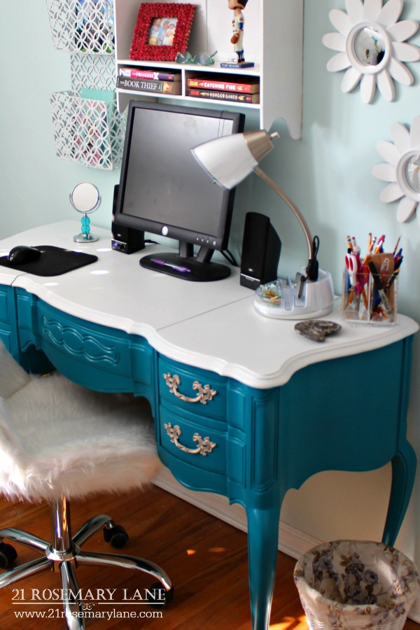 21 Rosemary Lane From Vanity to Desk...A Teen's Work Space