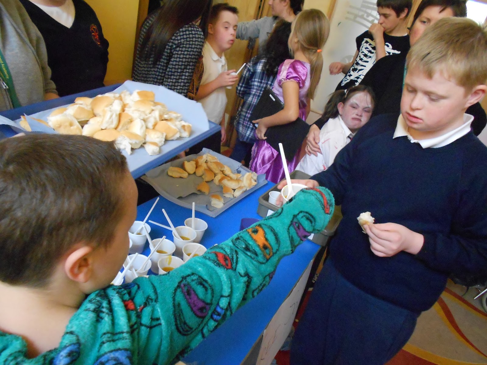 Portland Challenge Days S10 OPENED A SOUP KITCHEN FOR THE HOMELESS