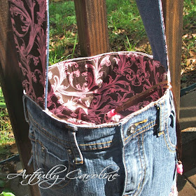 Artfully Caroline: Stashbusting - Jeans upcycled into fun purse