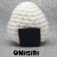 http://patronesamigurumis.blogspot.com.es/search/label/ONIGIRI