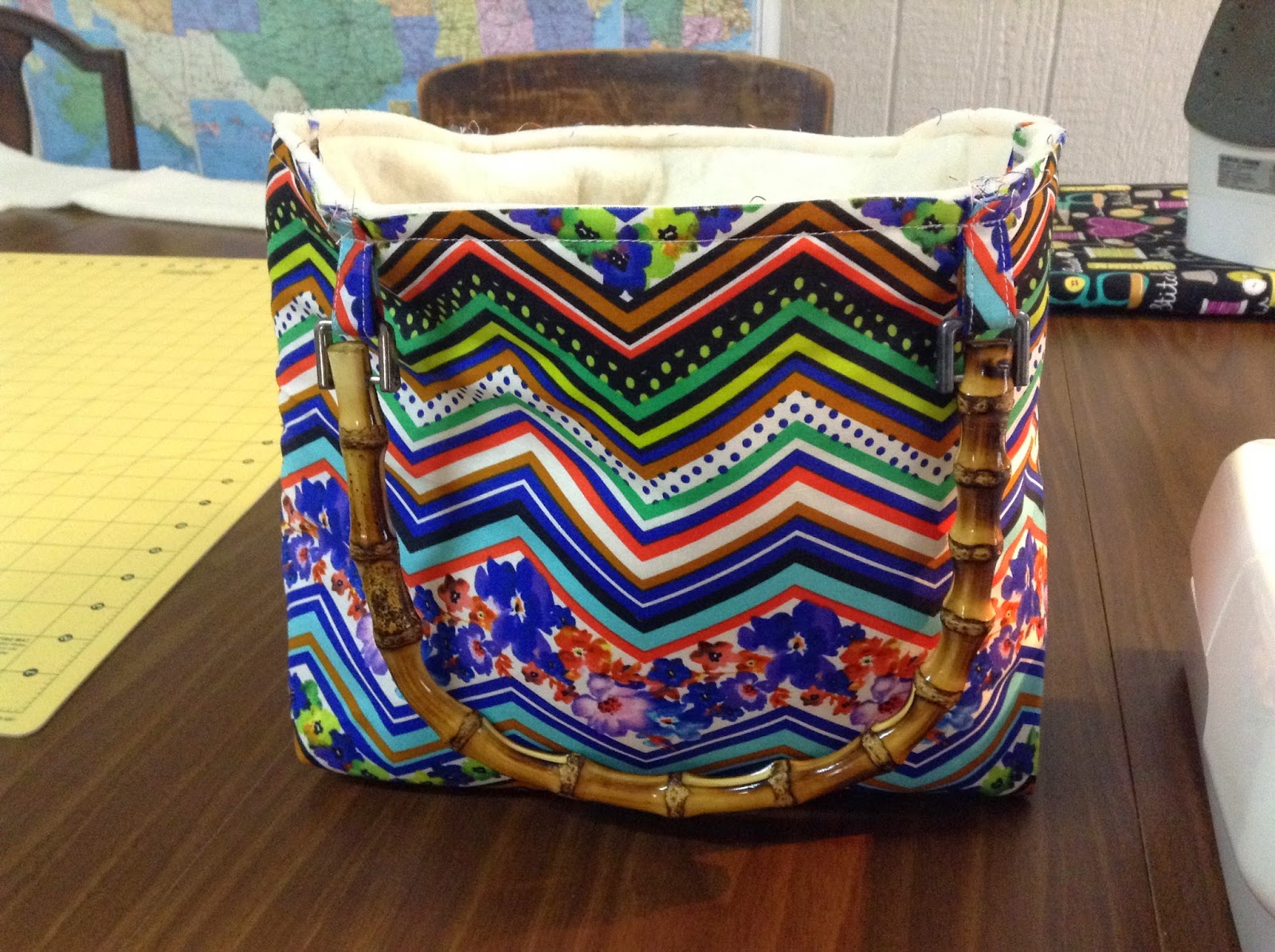 Show Me Sewing Making a padded handbag Tutorial