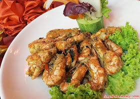 CNY 2015 Menu Review, Checkers Café, Dorsett Kuala Lumpur, Yee Sang, Salmon Pear Yee Sang, Tiger Prawn, Butter Sauce