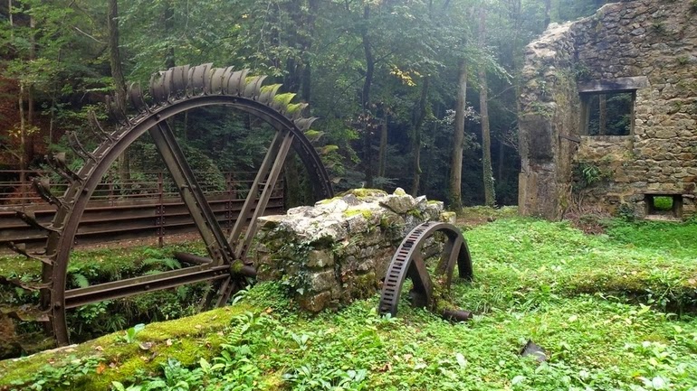 29.+Abandoned+Blade+Mill,+France