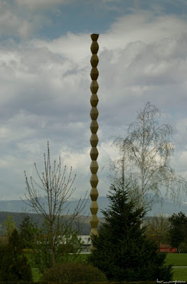 coloana infinitului the endless column Columna del infinito Colonne sans fin Бесконечная колонна