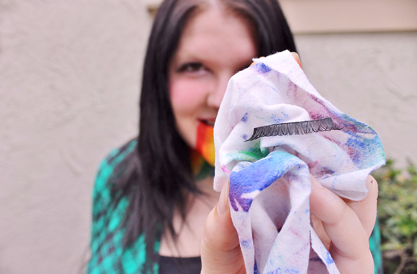 Last Minute Costume- DIY Barfing Rainbows Makeup- Take the #HallowCleanFaceOff Challenge with Neutrogena Makeup Remover Cleansing Towelettes from Walmart (ad)