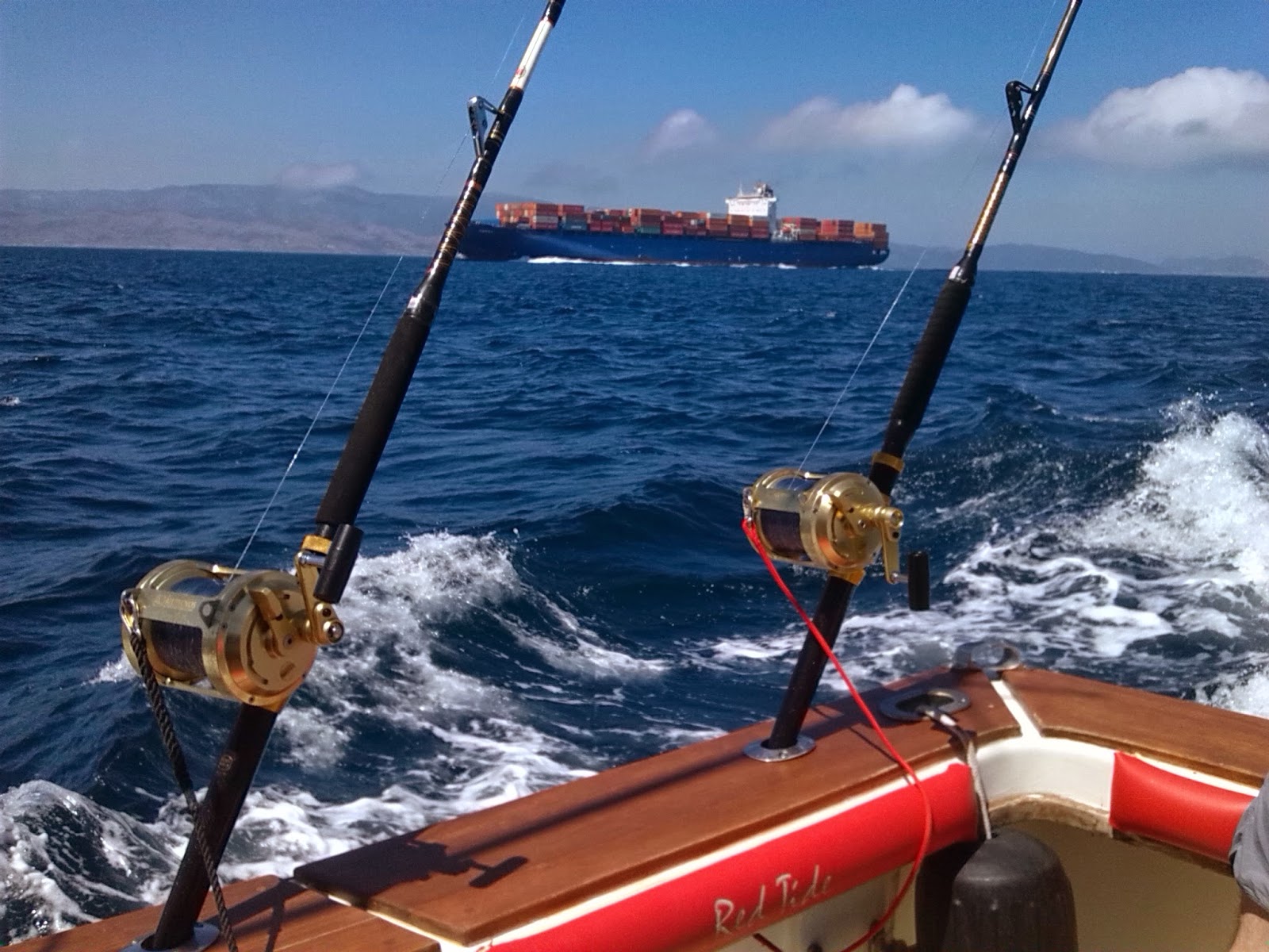 Pesca en Barco en Marbella Atun gigante a currican en Estrecho de