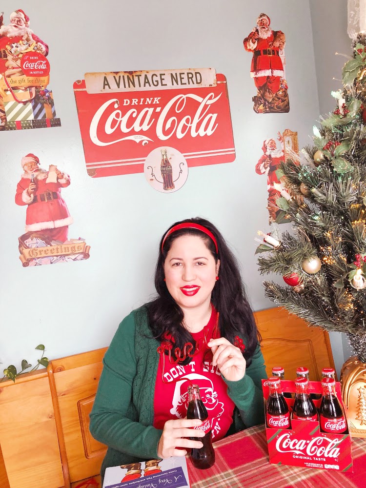 A Vintage Nerd, Coke Cola Santa, Retro Planet, Vintage Blogger, Retro Planet Decals, Vintage Santa, Retro Christmas Inspiration