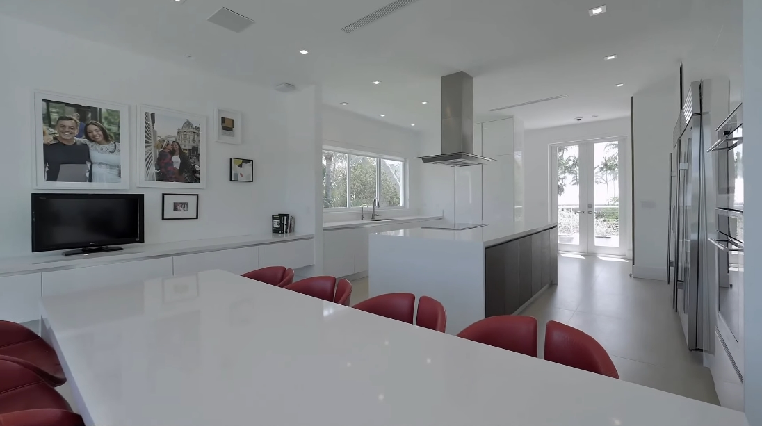 33 Interior Design Photos vs. 481 S Mashta Dr, Key Biscayne, FL Luxury Home Tour