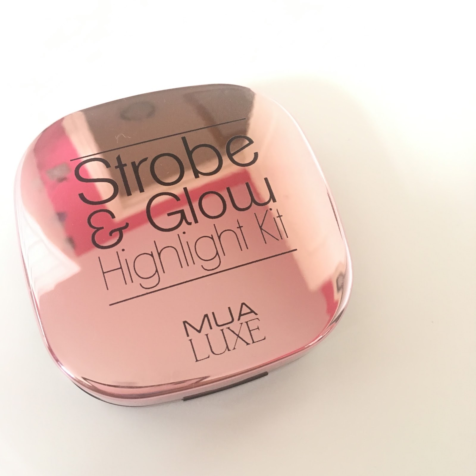 ELA Beauty MUA LUXE Strobe & Glow Highlight Kit Reveiw