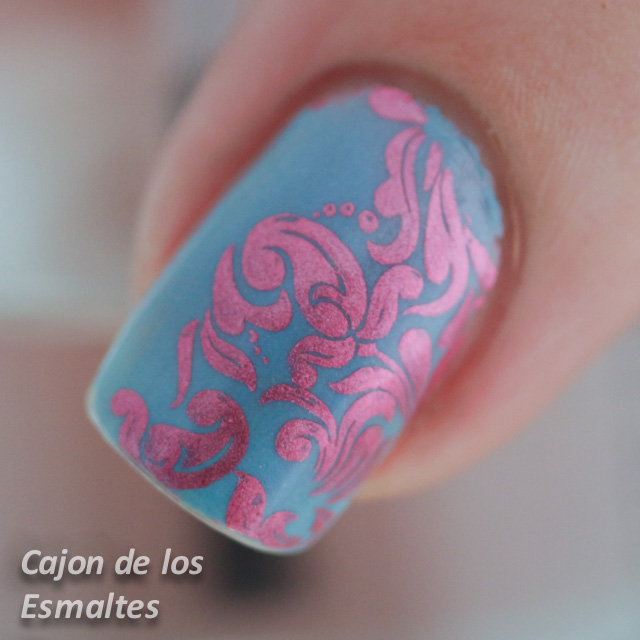 uñas decoradas rosa y celeste
