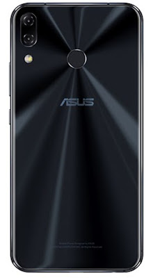 Spesifikasi Asus Zenfone 5 ZE620KL Spesifikasi Asus Zenfone 5 ZE620KL Dimensi keseluruhan dari ZenFone 5 ini adalah 153 mm x 75.7 mm x 7.9 mm. Bila dibandingkan dengan penampang sisi depan, layar smartphone ini menawarkan screen-to-body ratio sekitar 84%. Bukan yang tertinggi, tetapi sudah terbilang baik untuk kelas smartphone masa kini. Penggunaan layar dengan ukuran yang lebar membuat ASUS merasa tidak perlu untuk menyertakan tombol navigasi fisik di ZenFone 5 ini. Mereka hanya menyertakan tombol navigasi virtual on-screen. Menariknya, ASUS menyediakan opsi urutan peletakan tombol, back di kiri dan all apps di kanan atau back di kanan dan all apps di kiri. Tombol navigasi virtual ini juga bisa disembunyikan, sehingga pengguna bisa menggunakan layar untuk tampilan penuh, dan ditampilkan kembali dengan mudah, dengan membuat gerakan mengusap ke atas dari sisi bawah layar. Seperti yang disebutkan sebelumnya, ZenFone 5 ini hadir dengan “notch†di bagian atas layar. ASUS menempatkan sensor kamera selfie di bagian tersebut, di samping earpiece. Terdapat juga beberapa sensor pendukung penggunaan smartphone, termasuk proximity sensor, di bagian tersebut. Beralih ke sisi belakang. Di sisi belakang ini terdapat sistem dual-camera untuk kamera utama yang ditempatkan di daerah kiri atas. Terdapat juga fingerprint scanner dengan bentuk bulat yang diletakkan di bagian tengah, agak ke atas. Saat smartphone dipegang, posisi fingerprint scanner ini terasa cukup mudah dijangkau oleh telunjuk. Namun, karena posisinya di sisi belakang, pengguna tentu harus memegang atau mengangkat smartphone ini dahulu sebelum bisa menggunakannya.
