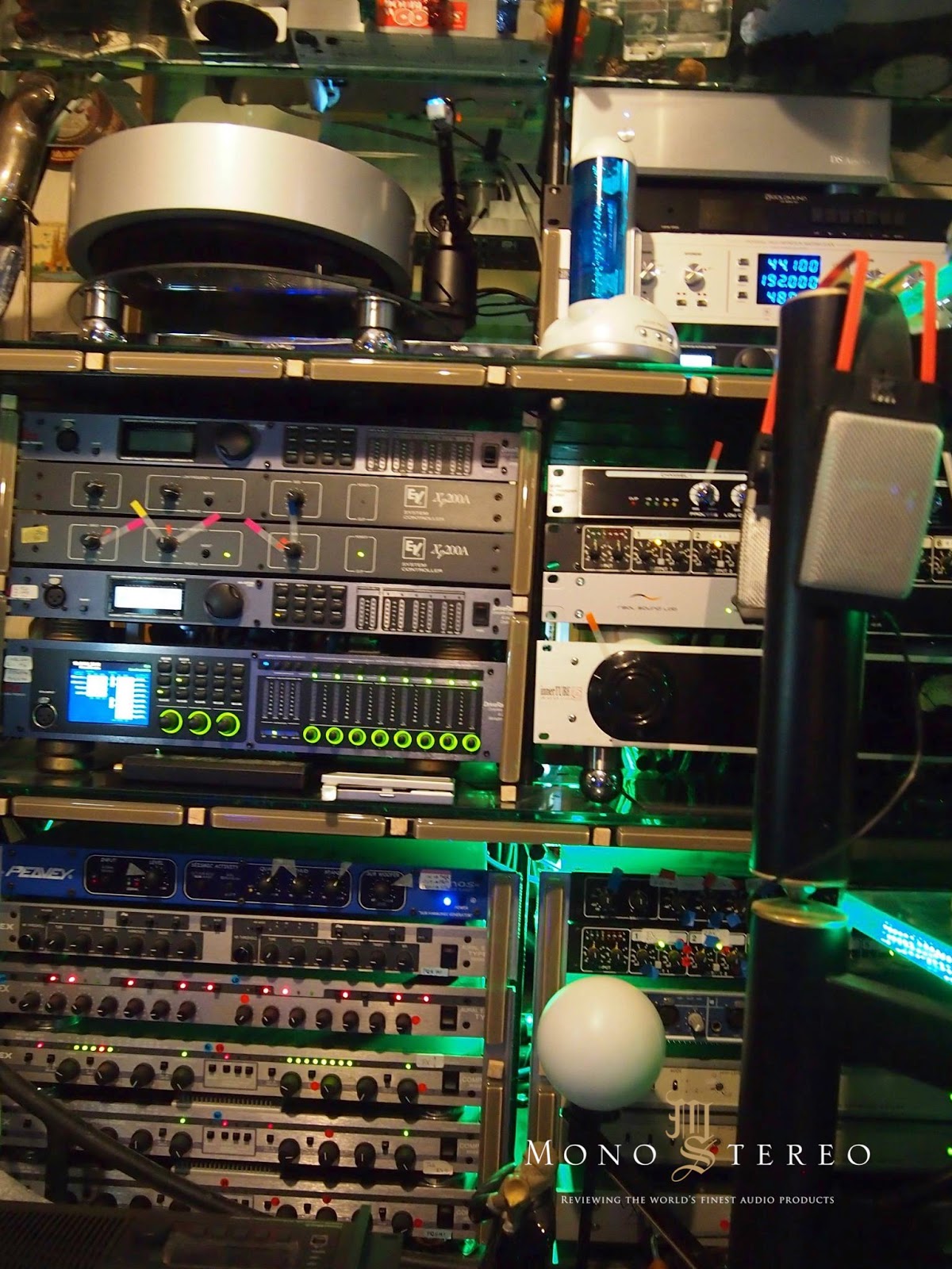 Mono and Stereo HighEnd Audio Magazine Japanese extreme exotic