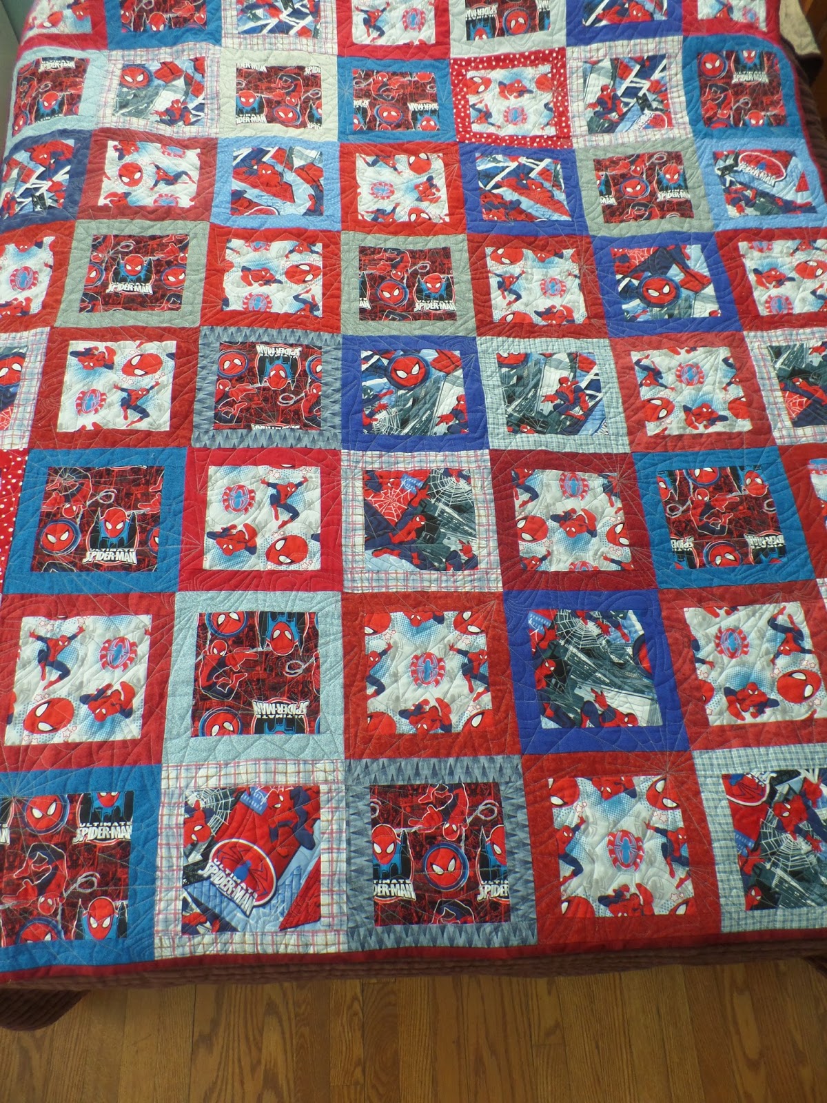 3P & N The Amazing Spiderman Quilt )