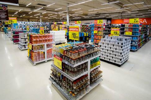 Carrefour reinaugura hipermercados a partir do conceito "Nova Geração" Carrefour reinaugura hipermercados a partir do conceito "Nova Geração"