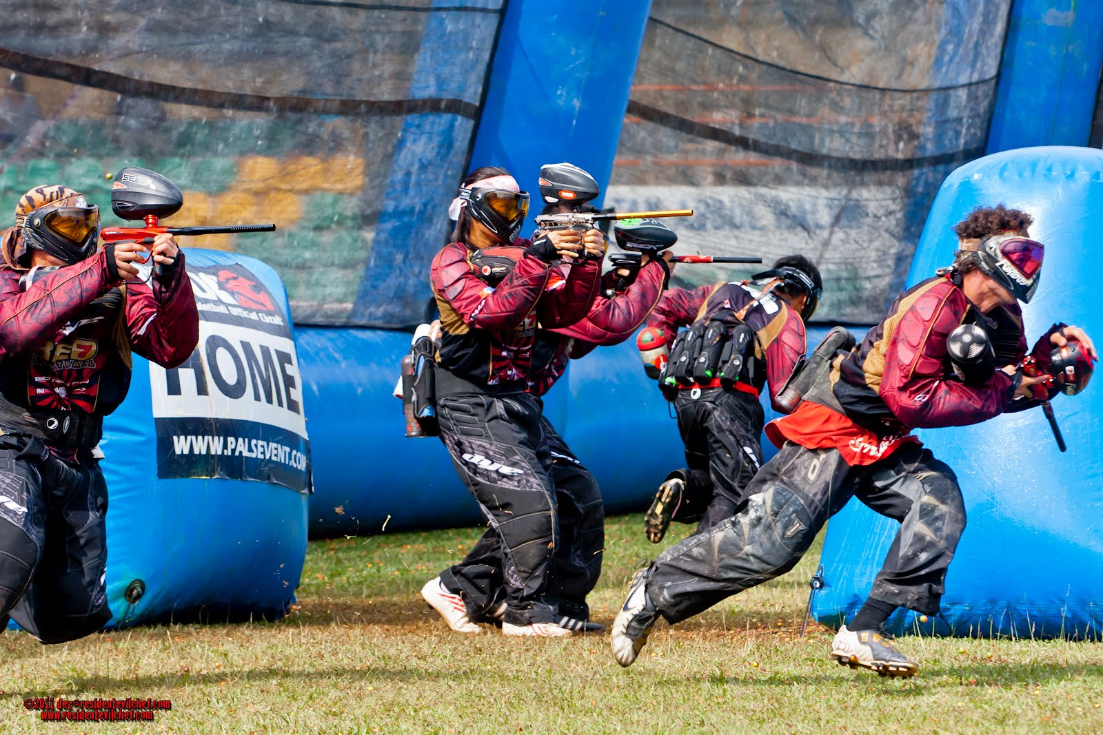Paintball in Singapore 101 Cherry Credits signs Red Sevens paintball team!