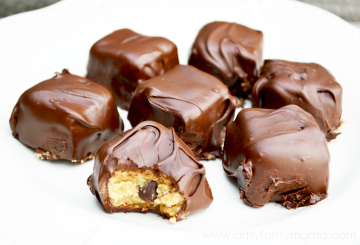 Peanut Butter Cookie Dough Truffles from artsyfartsymama.com #recipe #cookiedough