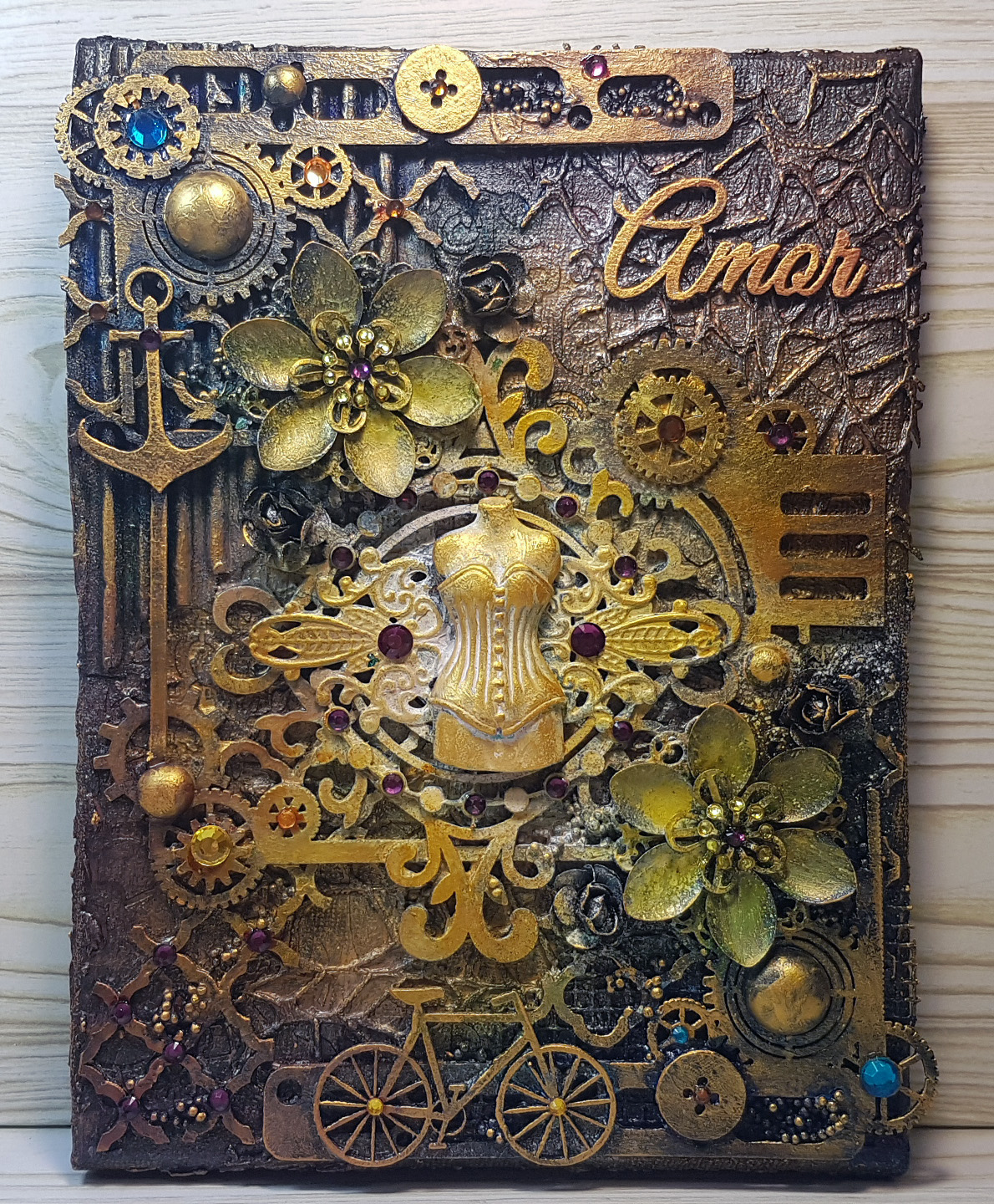 El caracol verde Tutorial Mixed Media canvas Steampunk con Kora Projects