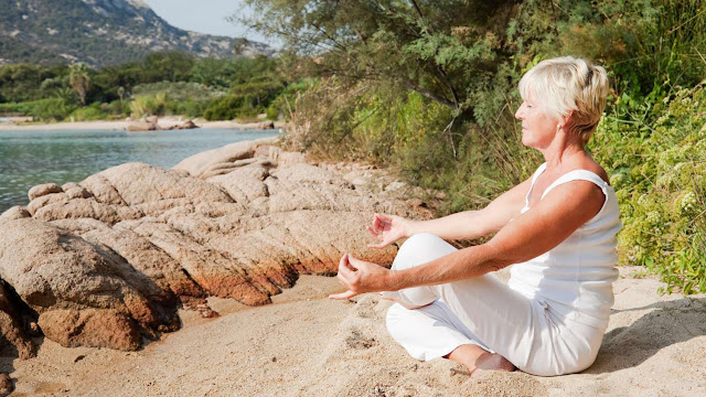 Tuổi càng lớn càng nên tập Yoga tại sao vậy ?