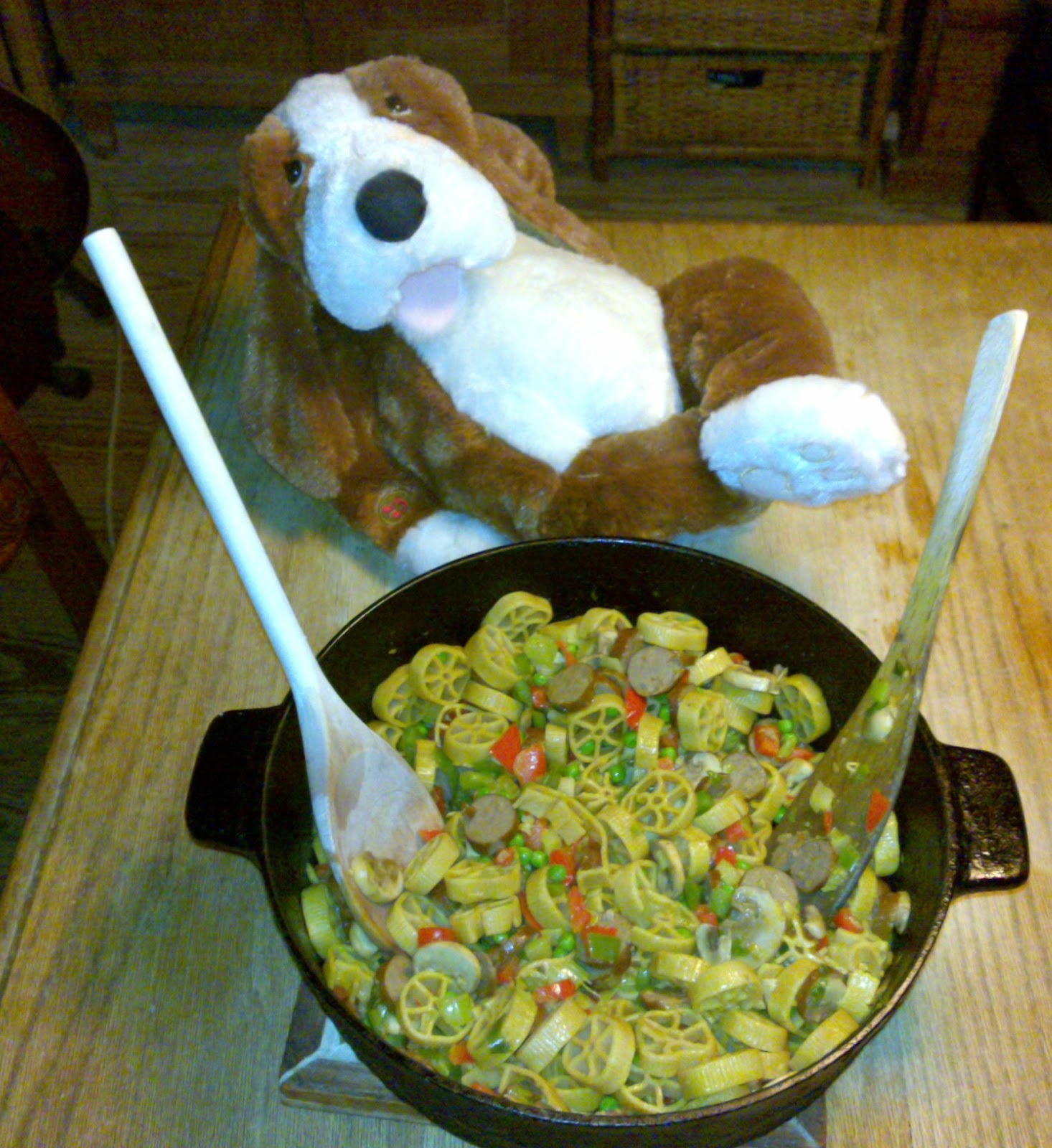 FAT CAT'S COOKBOOK Sammie Dog's Quick Hot Dog Dish