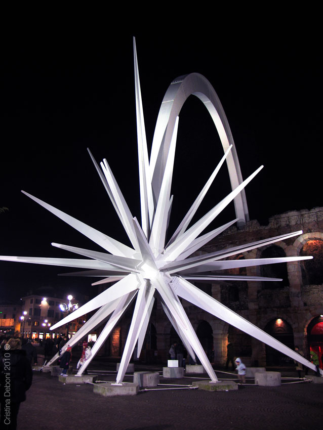 Stella Di Natale Verona.Stella Di Natale Simbolo Di Verona E Pace Nel Mondo Christmas Star Symbol Of Verona And World Peace