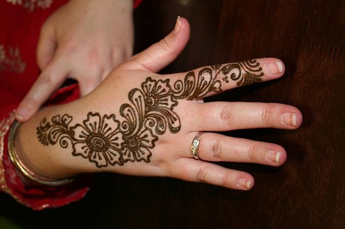 Women Beauty Tips Gorgeous Wrist Mehndi Designs Women Beauty Tips Gorgeous Wrist Mehndi Designs