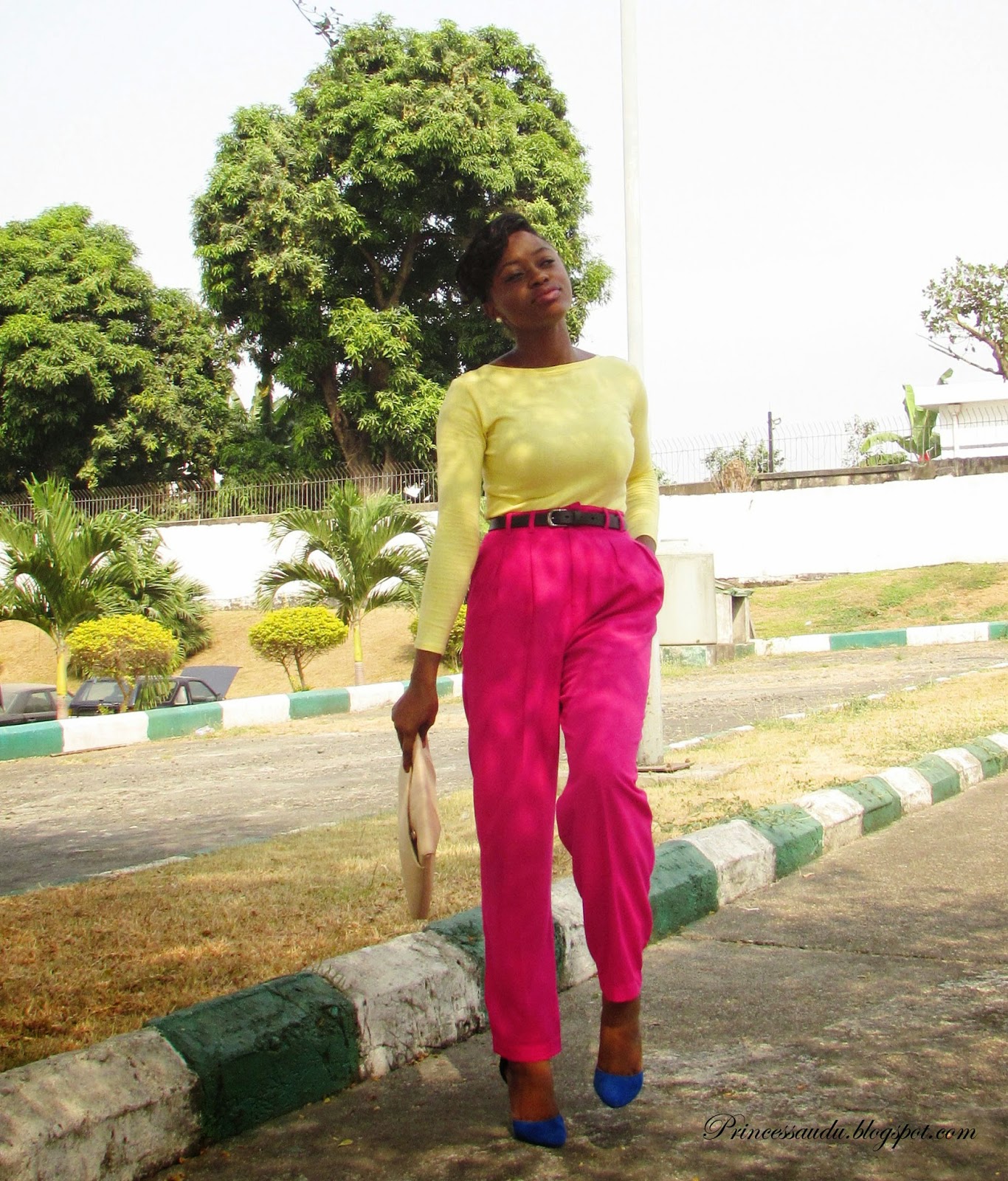 colour blocking, pink high-waist trousers, pants, blue pumps