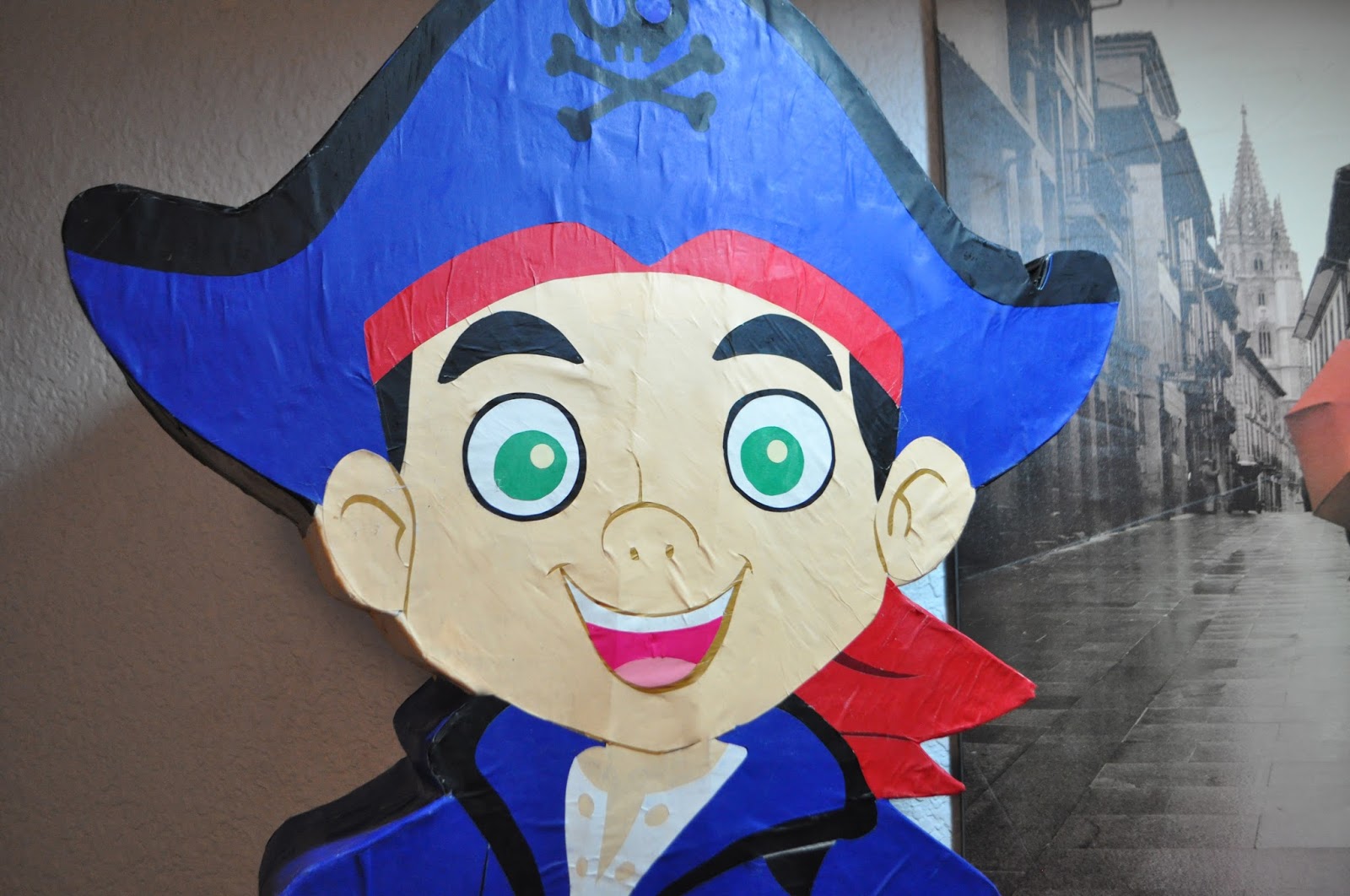 Wow Piñata! Piñata Capitán Jake