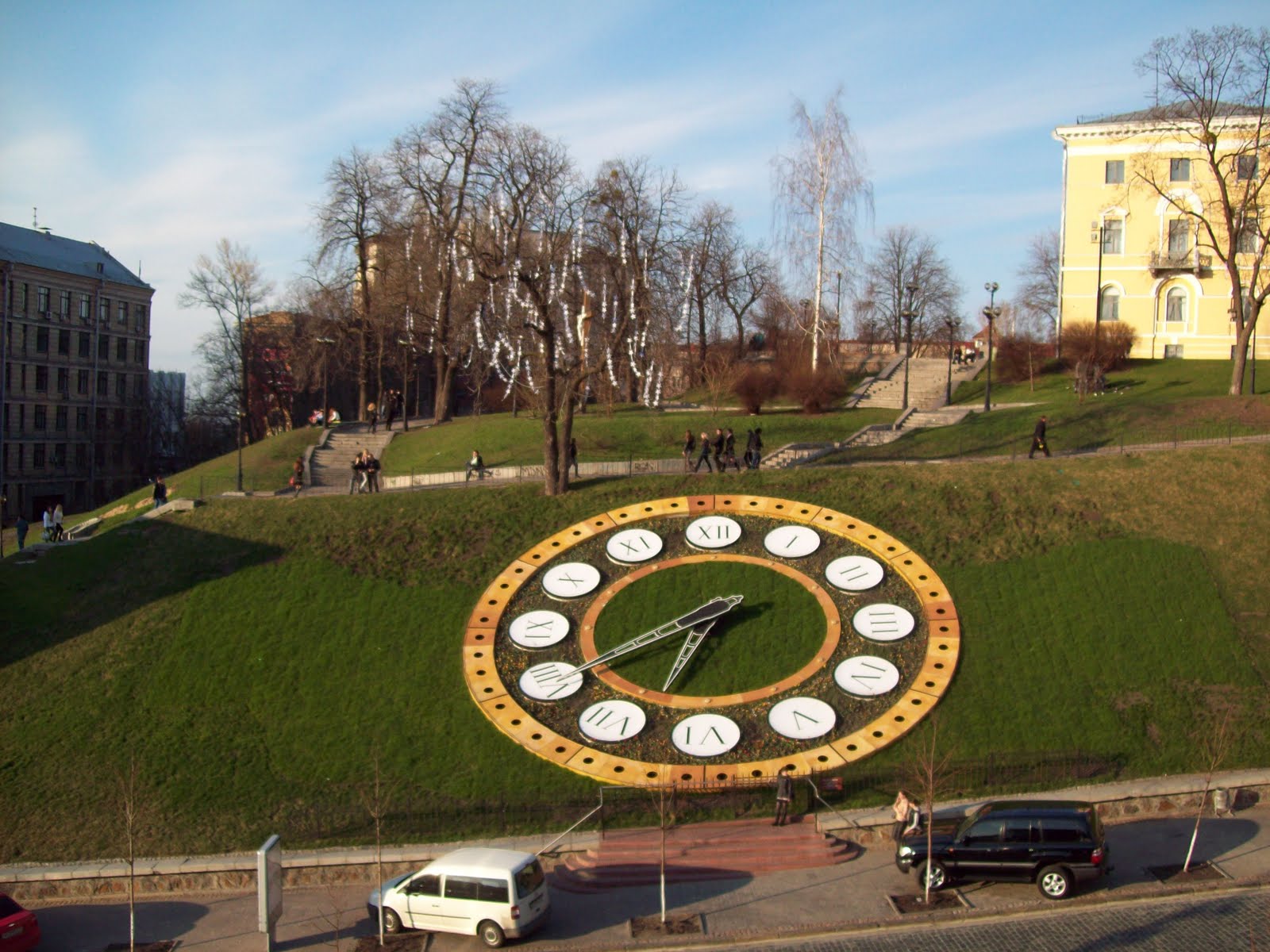 Цветочные часы краснодар. Цветочные часы. Цветочные часы в Швеции в 18 веке. Цветочные часы фото.