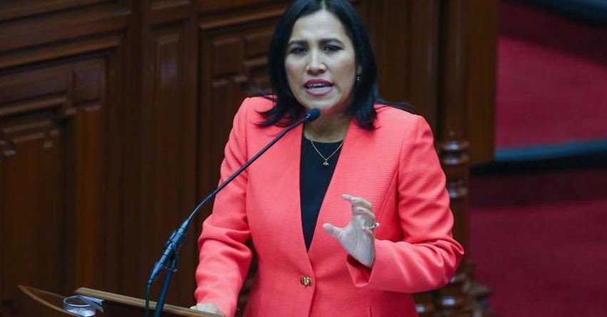 Ministra de Educación pide al Congreso ponerse del lado de los niños Ministra de Educación pide al Congreso ponerse del lado de los niños