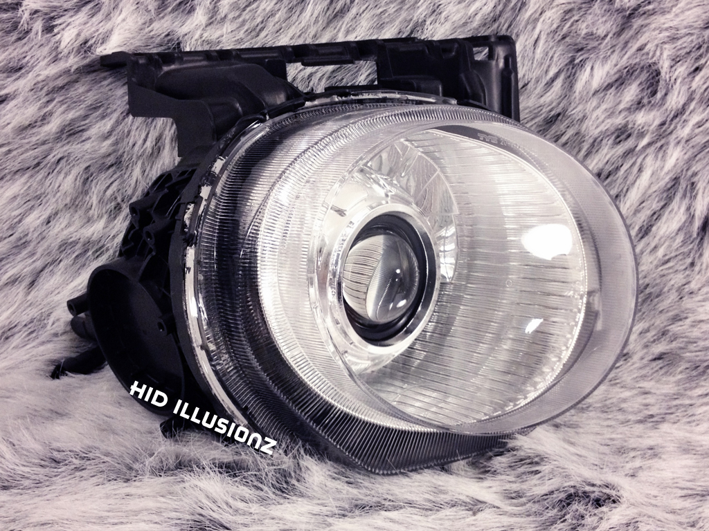 HID ILLUSIONZ Nissan Juke Morimoto H1 Orbit HID Retrofit Projector
