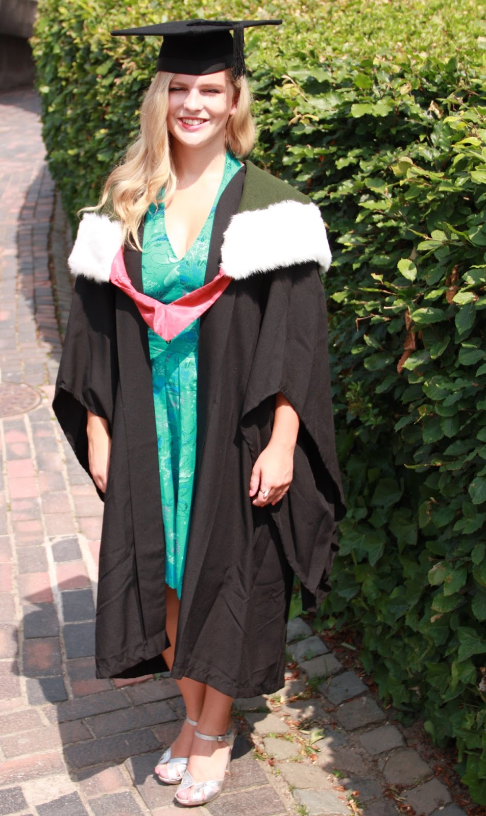 Lauren Sews: Graduation Dress