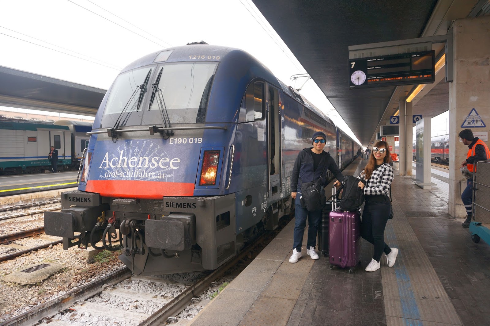 Walk with Cham OEBB Sleeper Train from Vienna Austria to Venice Italy