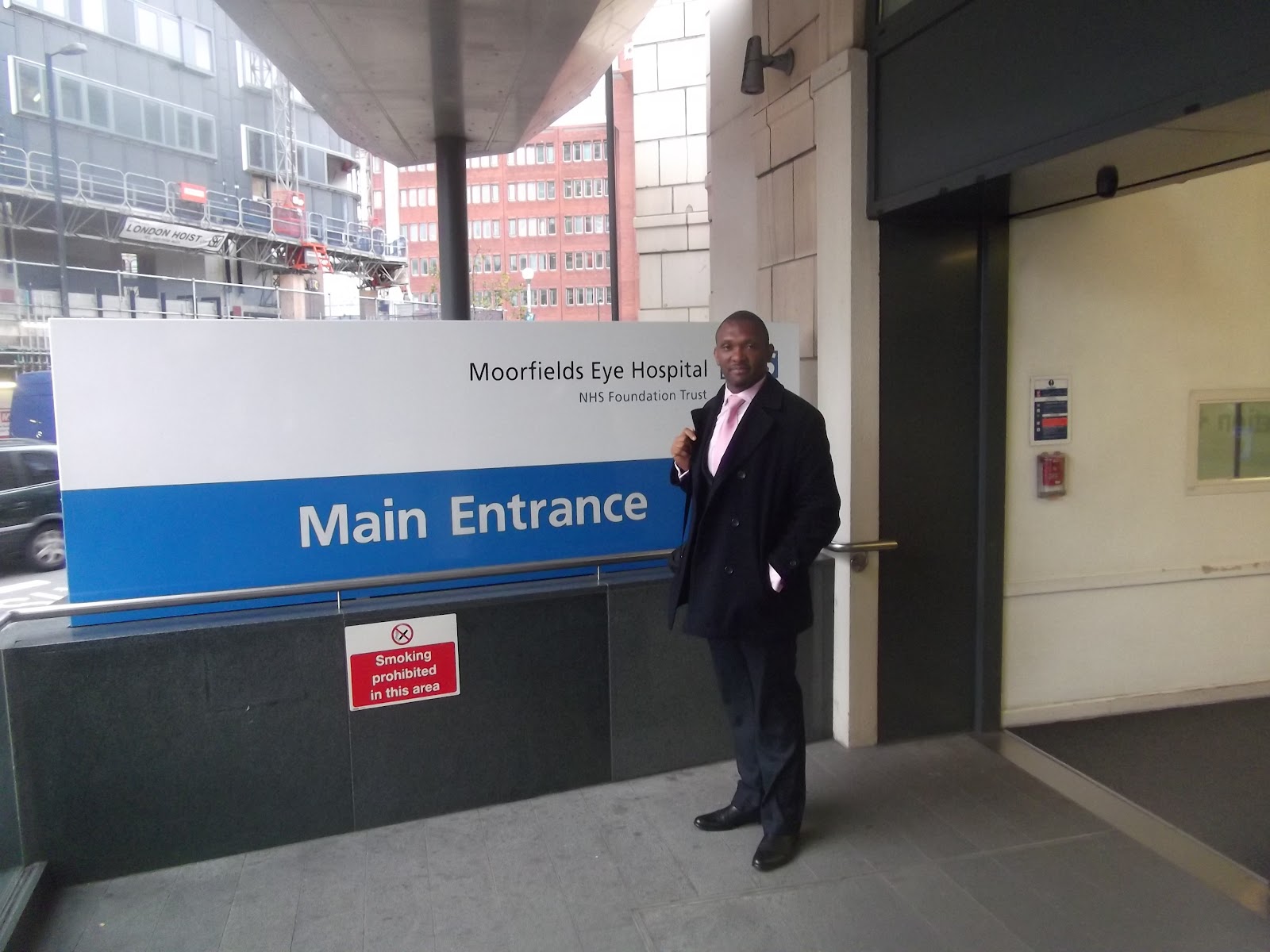 LOW VISION FOUNDATION: MY VISIT TO MOORFIELDS EYE HOSPITAL LOW VISION ...