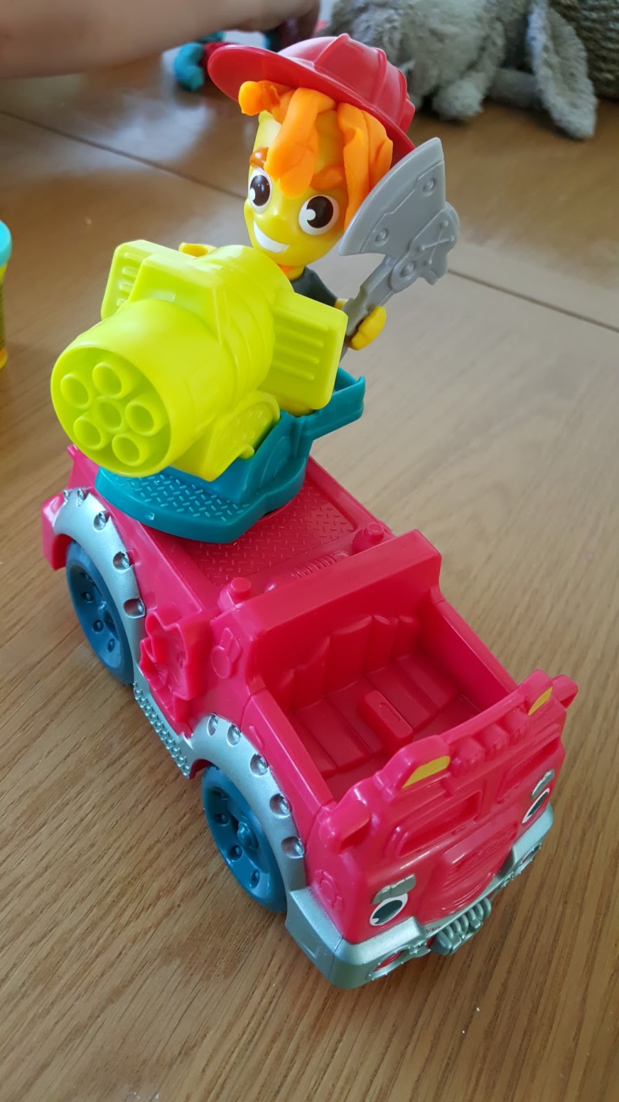 The Yorkshire Dad Blog Hasbro PlayDoh Town Fire Truck Playset Review