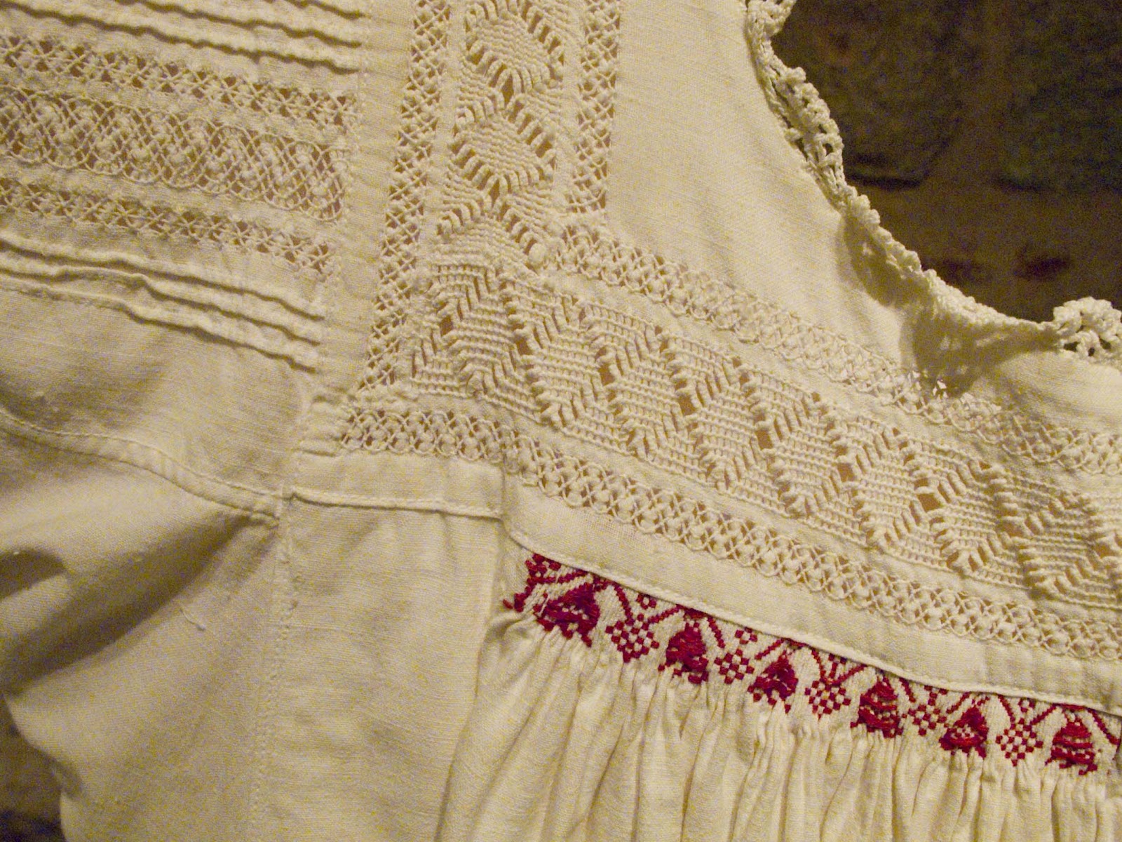 Oaxaca Threads of the cloud people, communal textiles from Oaxaca