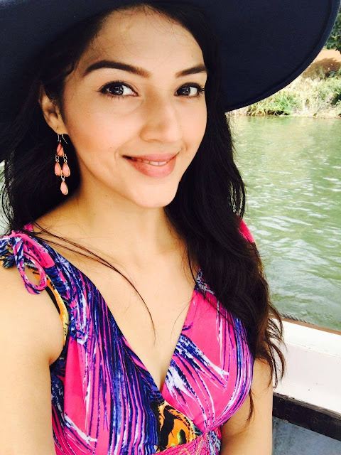 Mehreen Pirzada Latest beautiful H D Images