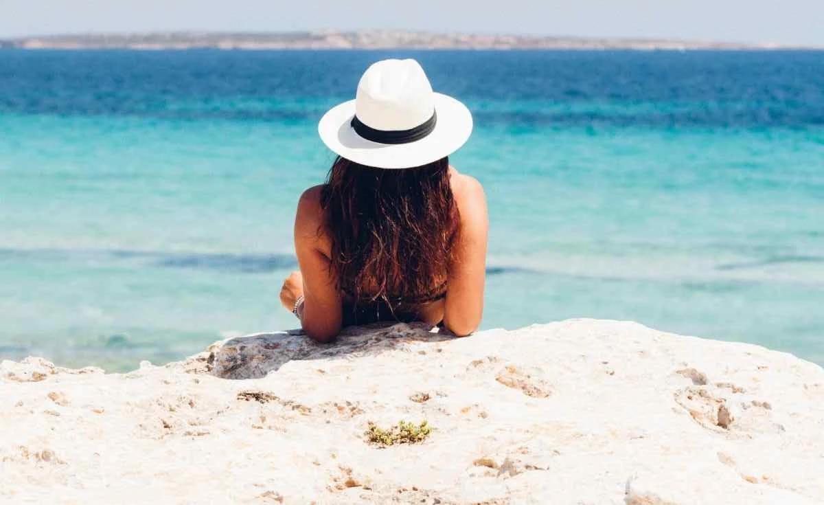 Tips for protecting your hair at the beach | A Relaxed Gal