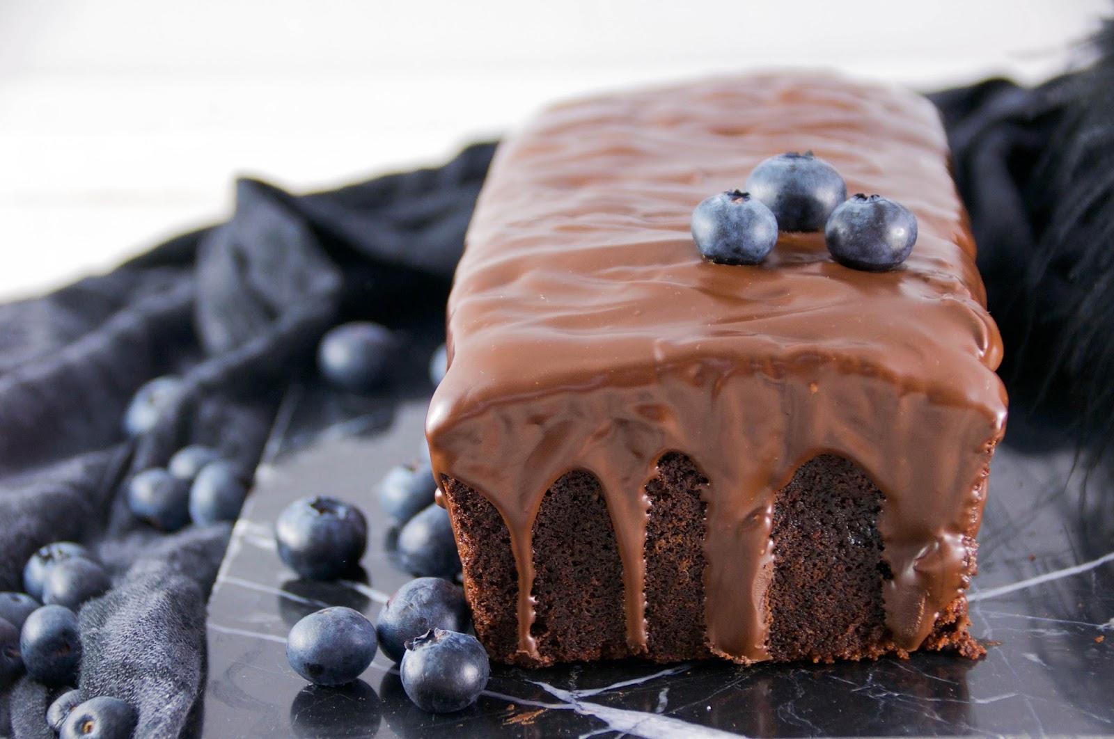 Krümelkreationen: Schokoladen-Heidelbeer-Kuchen // Oder der beste ...