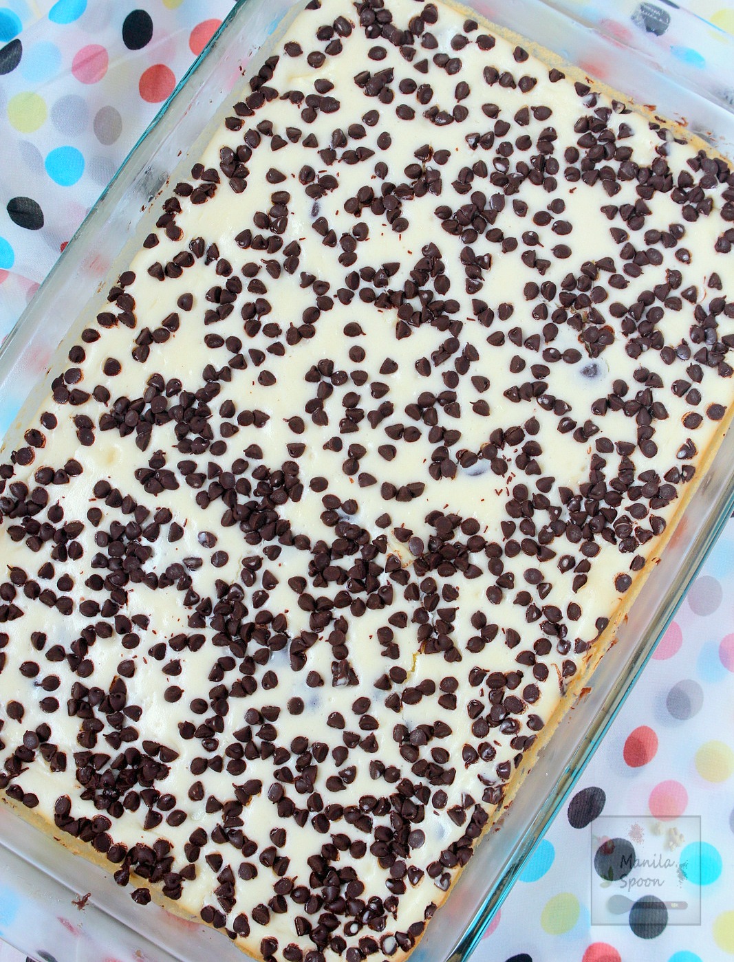 Craving chocolate and cheesecake? These delicious choco chip cheesecake bars are the solution! Easy recipe that you will make again and again. | manilaspoon.com