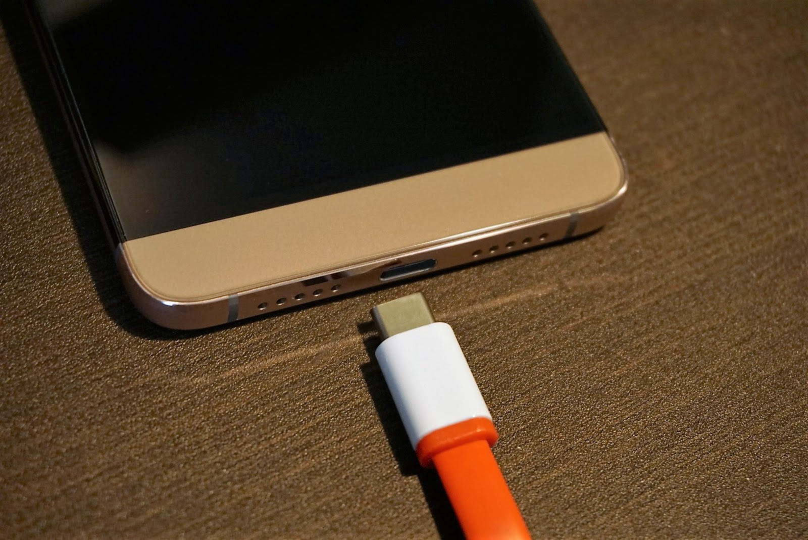 ファーストインプレッション あぁ これだよこれ と感じるスマホ Snapdragon 820 4gb Ramのleeco Le Max 2レビュー Chinar ちなーる