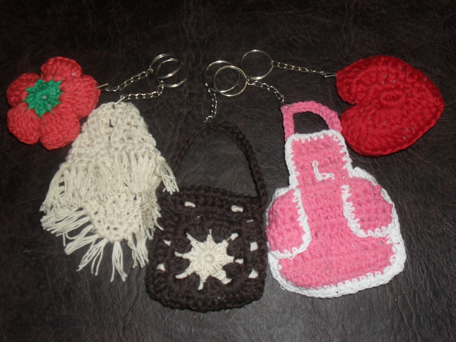 Chucherias de Laura: Llaveros Tejidos Al Crochet