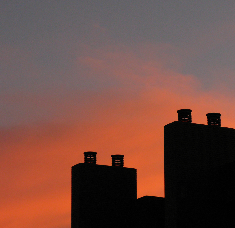 Flores y Palabras: Chimeneas y cielo