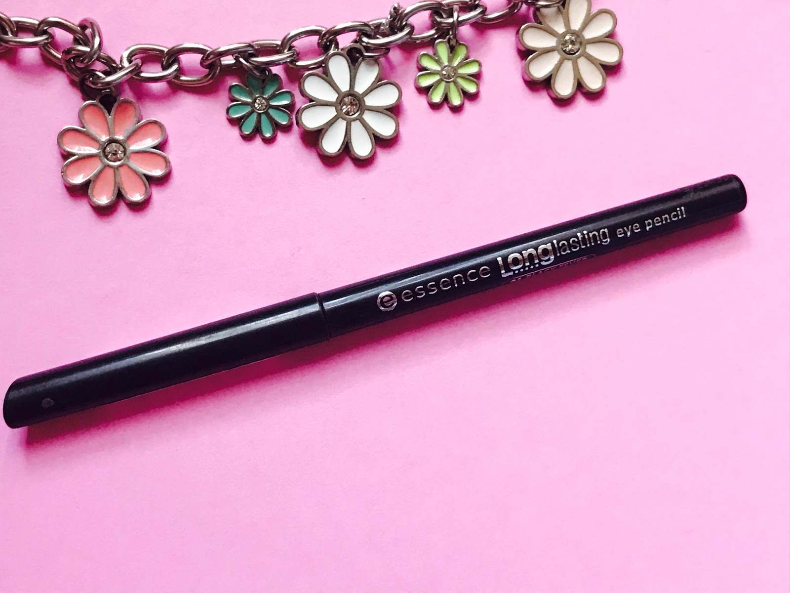 The Beauty.Spot 1 REVIEW ESSENCE LONG LASTING EYE PENCIL The Beauty.Spot 1 REVIEW ESSENCE LONG LASTING EYE PENCIL