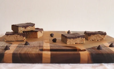 Side view of peanut butter cup bars.
