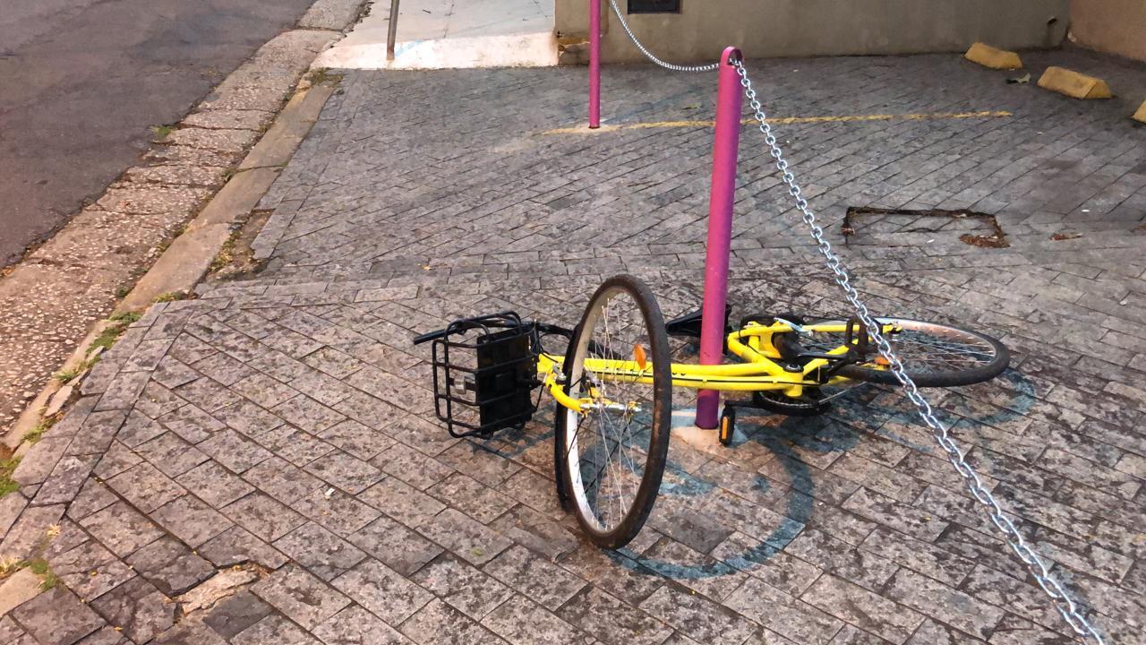 Paris vai cobrar taxa de empresas de patinetes e bicicletas 1