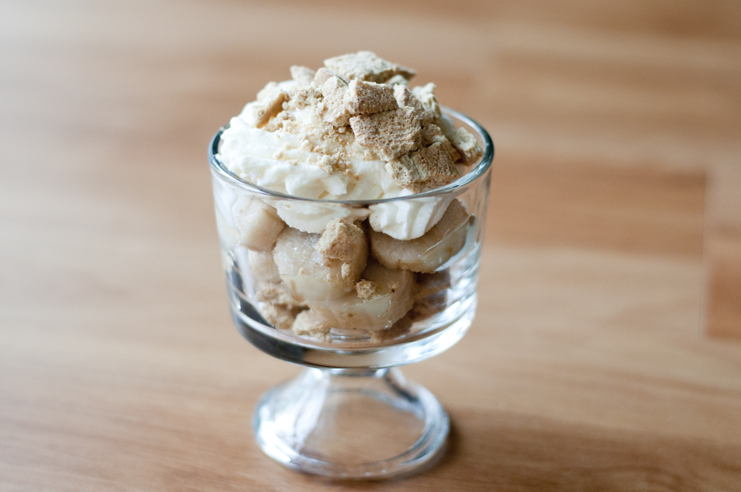 a mix & matchy blog deconstructed banana cream pie