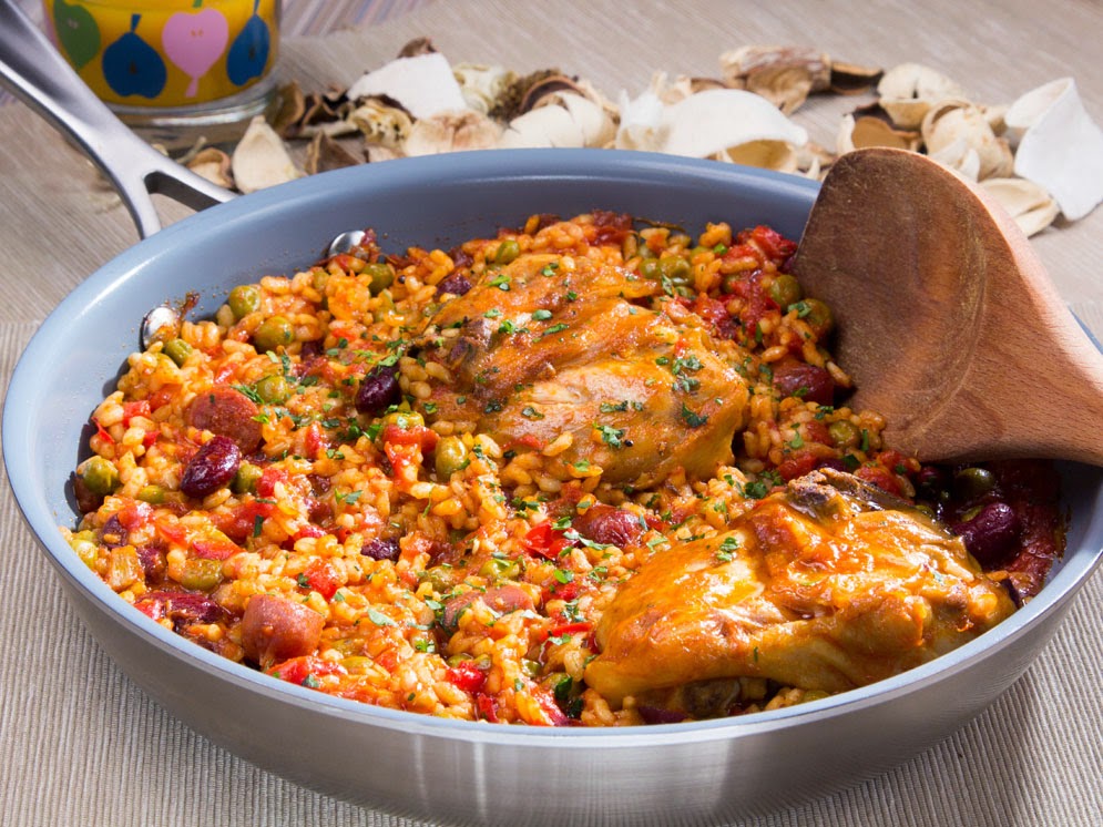 паэлья с курицей и овощами. паэлья с индейкой и овощами. паэлья с индейкой и креветками. паэлья с овощами рецепт. мексика паэлья де кармо.