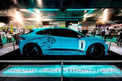 Jaguar I-PACE eTROPHY: primeira corrida com carros elétricos de produção - Carro  Elétrico