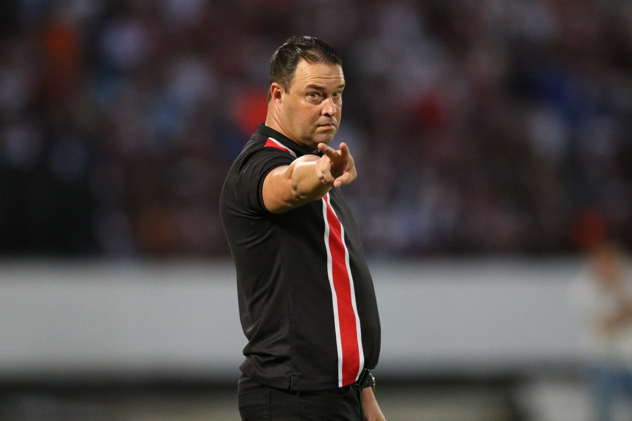 Blog do Murta CRB aposta em Roberto Fernandes para ficar na Série B